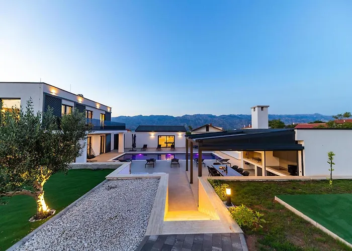 Stunning In With Sauna Razanac